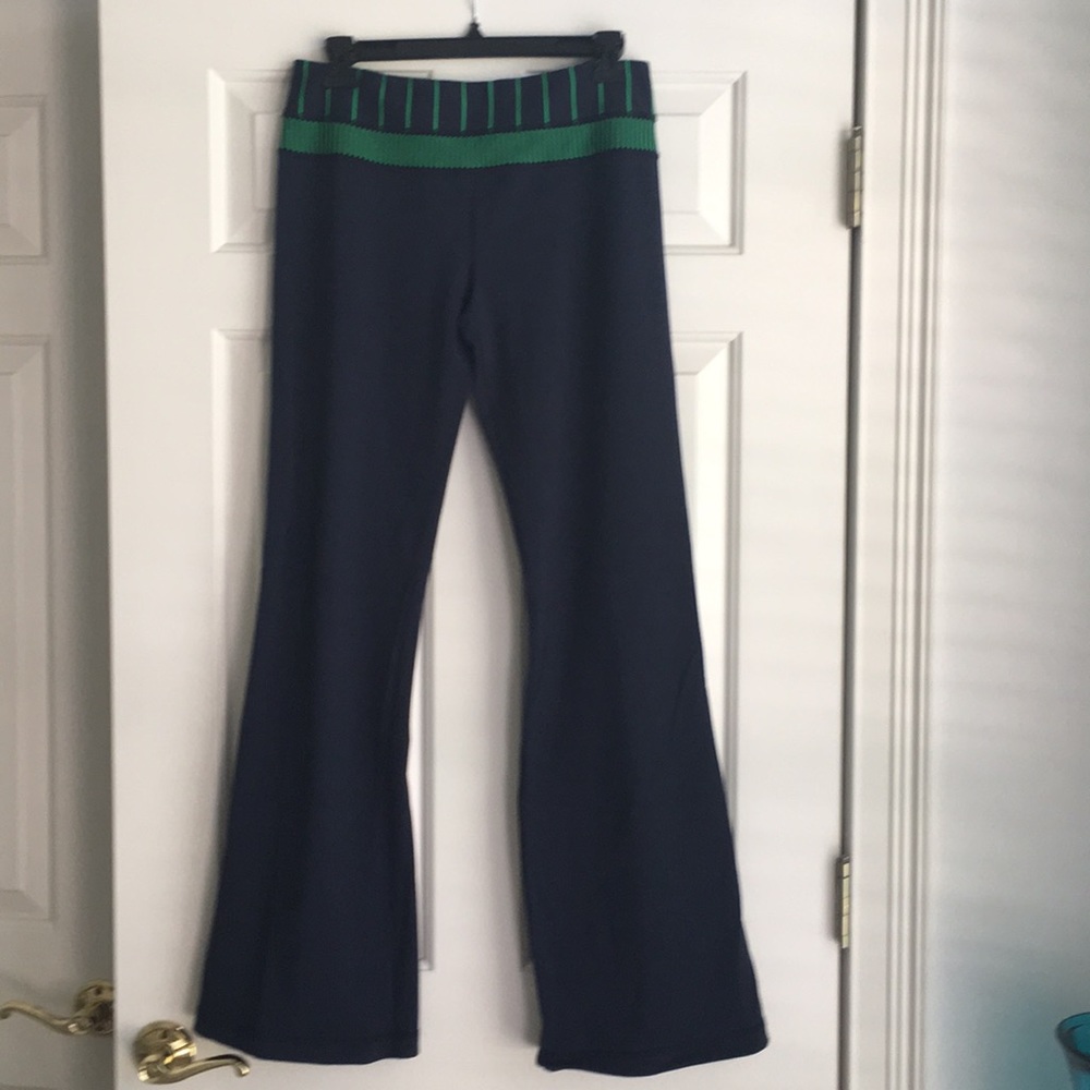 Lululemon navy blue flares leggings